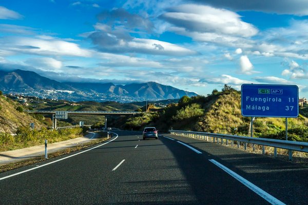 Comparez les options et tarifs de location pour trouver votre voiture rapidement